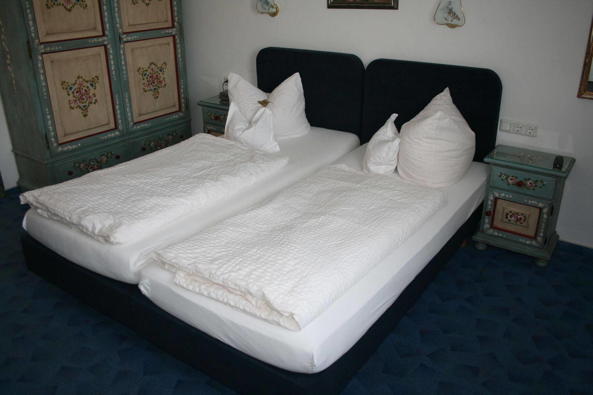 Hotel Garni Almenrausch Und Edelweiss Γκάρμις-Παρτενκίρχεν Εξωτερικό φωτογραφία