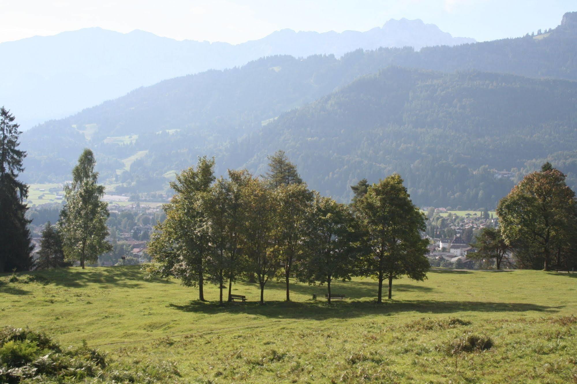 Hotel Garni Almenrausch Und Edelweiss Γκάρμις-Παρτενκίρχεν Εξωτερικό φωτογραφία